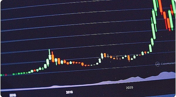 全球动荡中的数字黄金：比特币能否冲破60万美元大关？