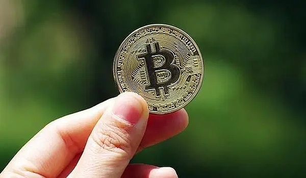 市场狂欢日：比特币冲破3万美元背后的投资逻辑
