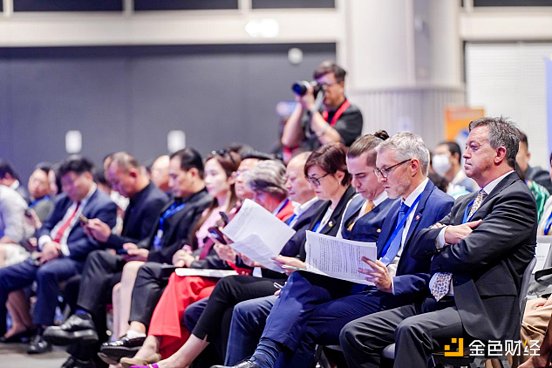 当区块链理想碰撞资本现实：一部让人深思的财经电影
